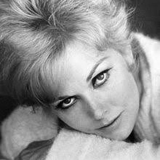 Kim_Novak_-_autographed